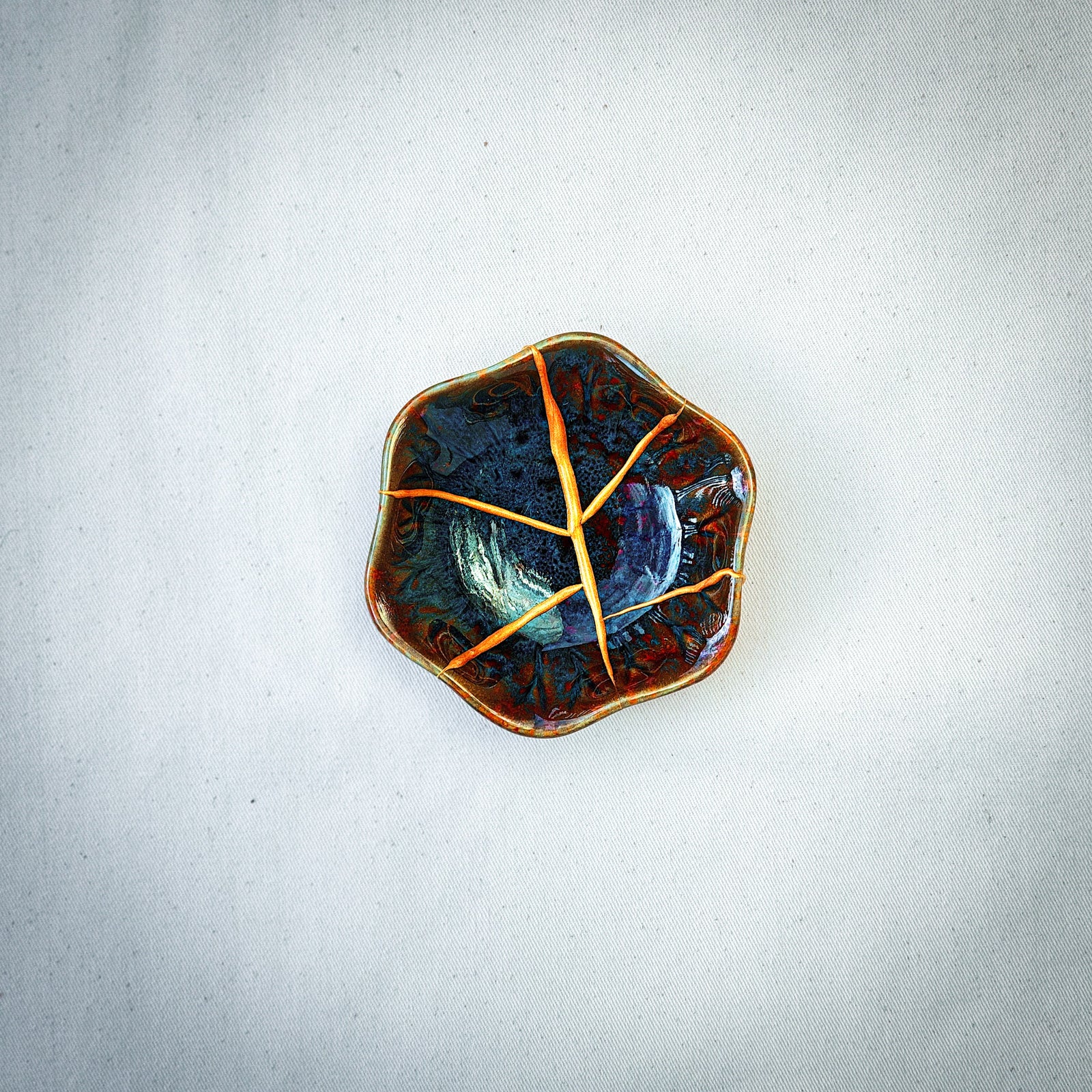 Ekte kintsugi skål i gaven Modig fra gavetil.no