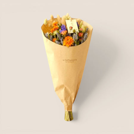 Ekte tørkede blomster fra Wildflowers by floriette. Oransje toner. Varer lenge.