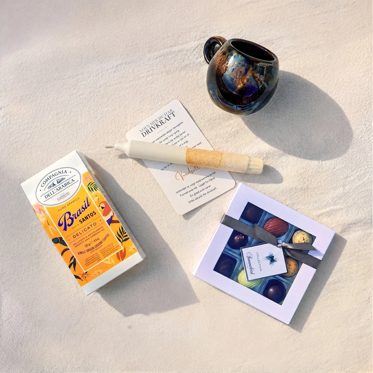 Drivkraft gaveeske med filterkaffe, Paula kopp, Summerbird sjokolade og Mila Noire lys